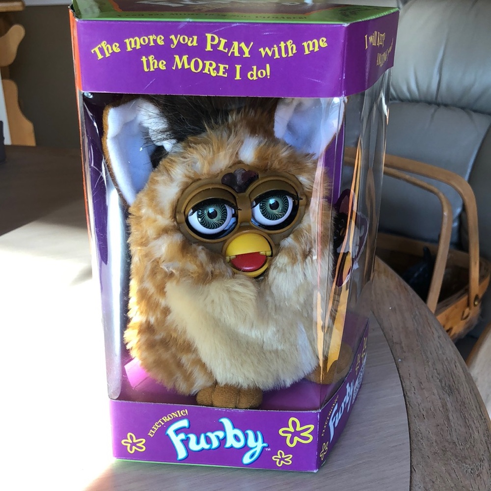 1998 Furby Giraffe NIB (sealed)